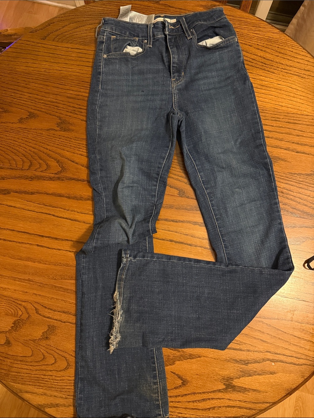 Levi’s 725 High Rise Bootcut Jeans W26 L32 Dark Wash Distressed